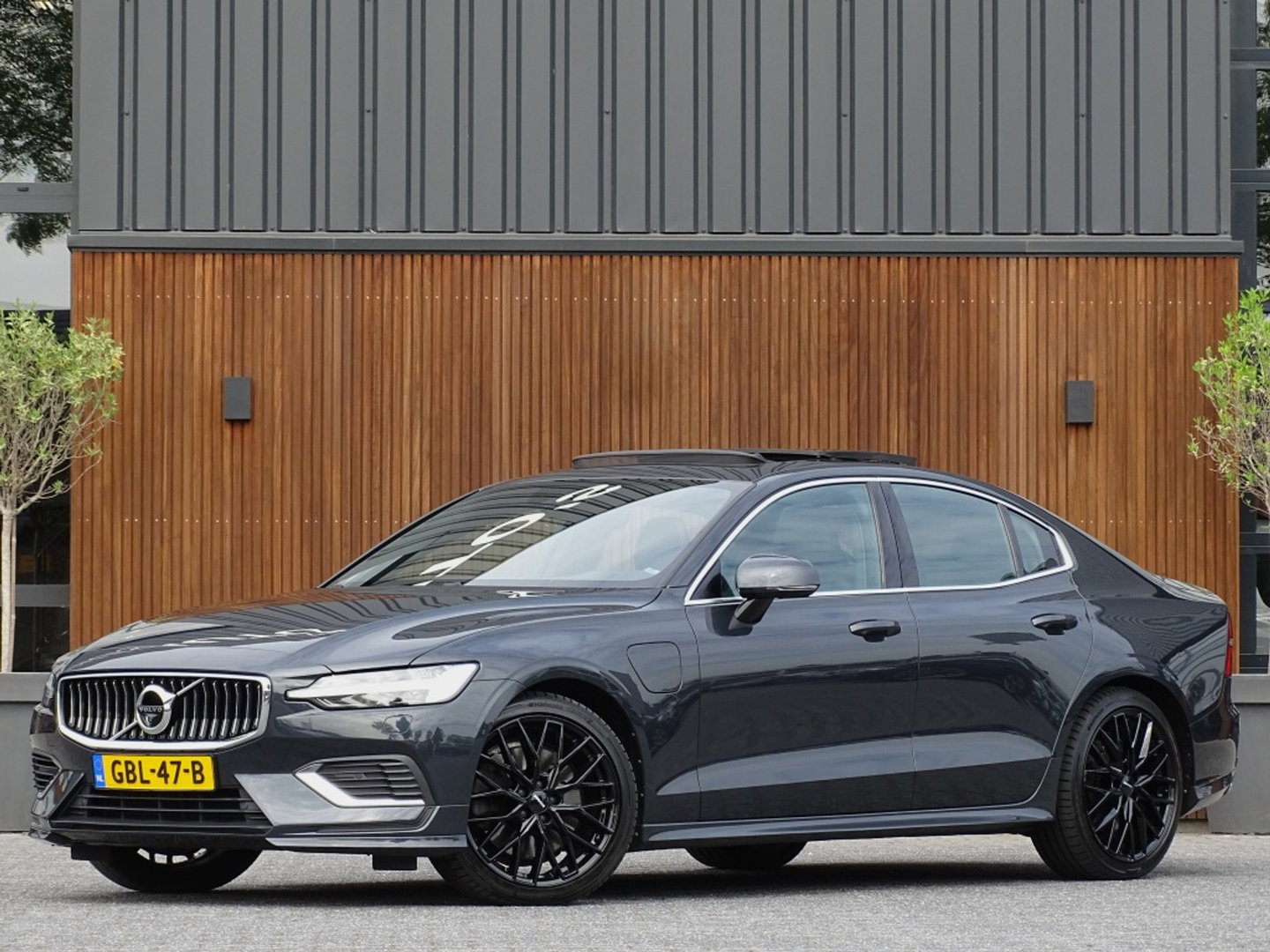 Volvo S60 T8 390PK TE / R-Design / Bowers&Wilkins / 360° / LED