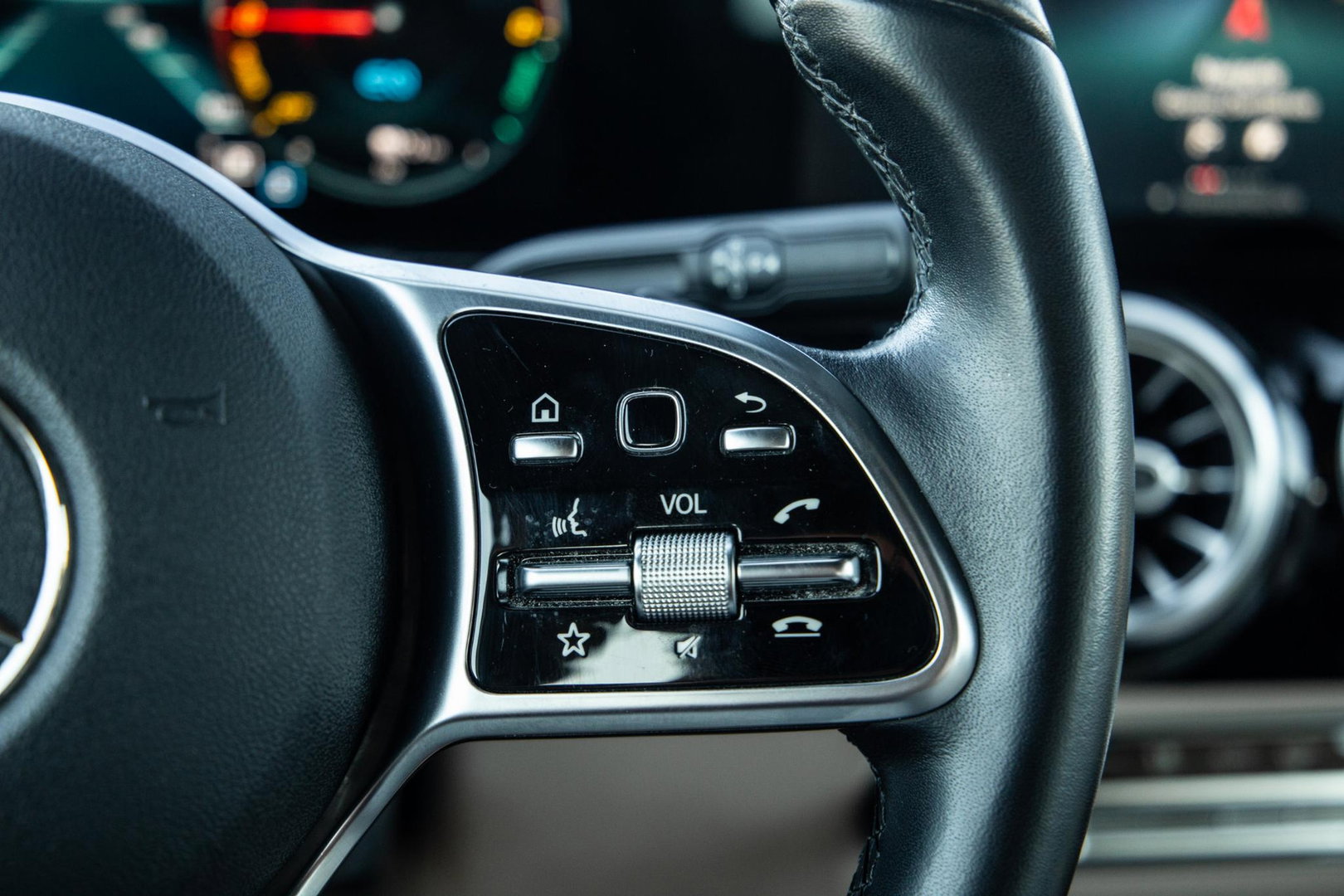Mercedes-Benz B-Klasse 250 e Business Solution Luxury Limited CARPLAY / AMBILIGHT / STOELVERWARMING / CAMERA / DEALER ONDERHOUDEN