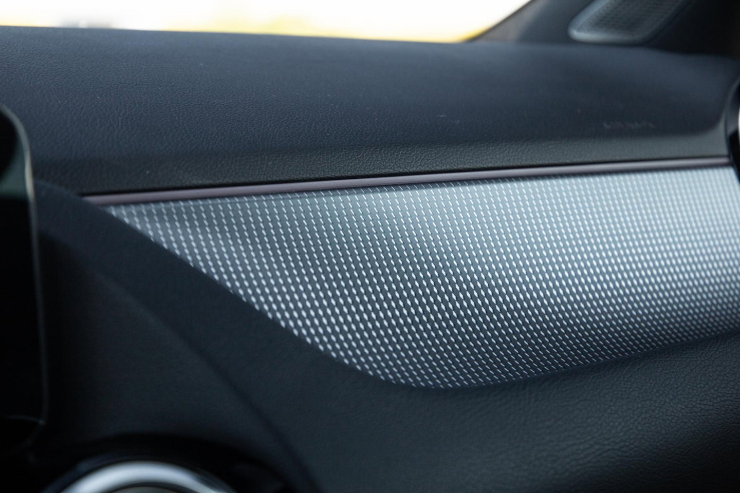 Mercedes-Benz B-Klasse 250 e Business Solution Luxury Limited CARPLAY / AMBILIGHT / STOELVERWARMING / CAMERA / DEALER ONDERHOUDEN