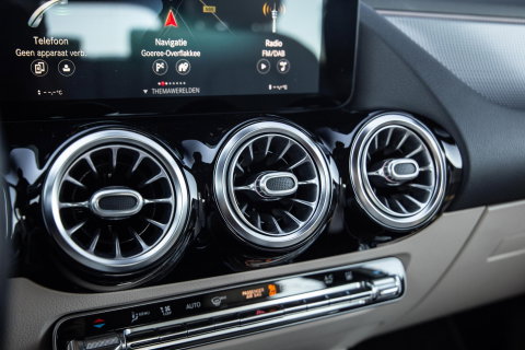 Mercedes-Benz B-Klasse 250 e Business Solution Luxury Limited CARPLAY / AMBILIGHT / STOELVERWARMING / CAMERA / DEALER ONDERHOUDEN