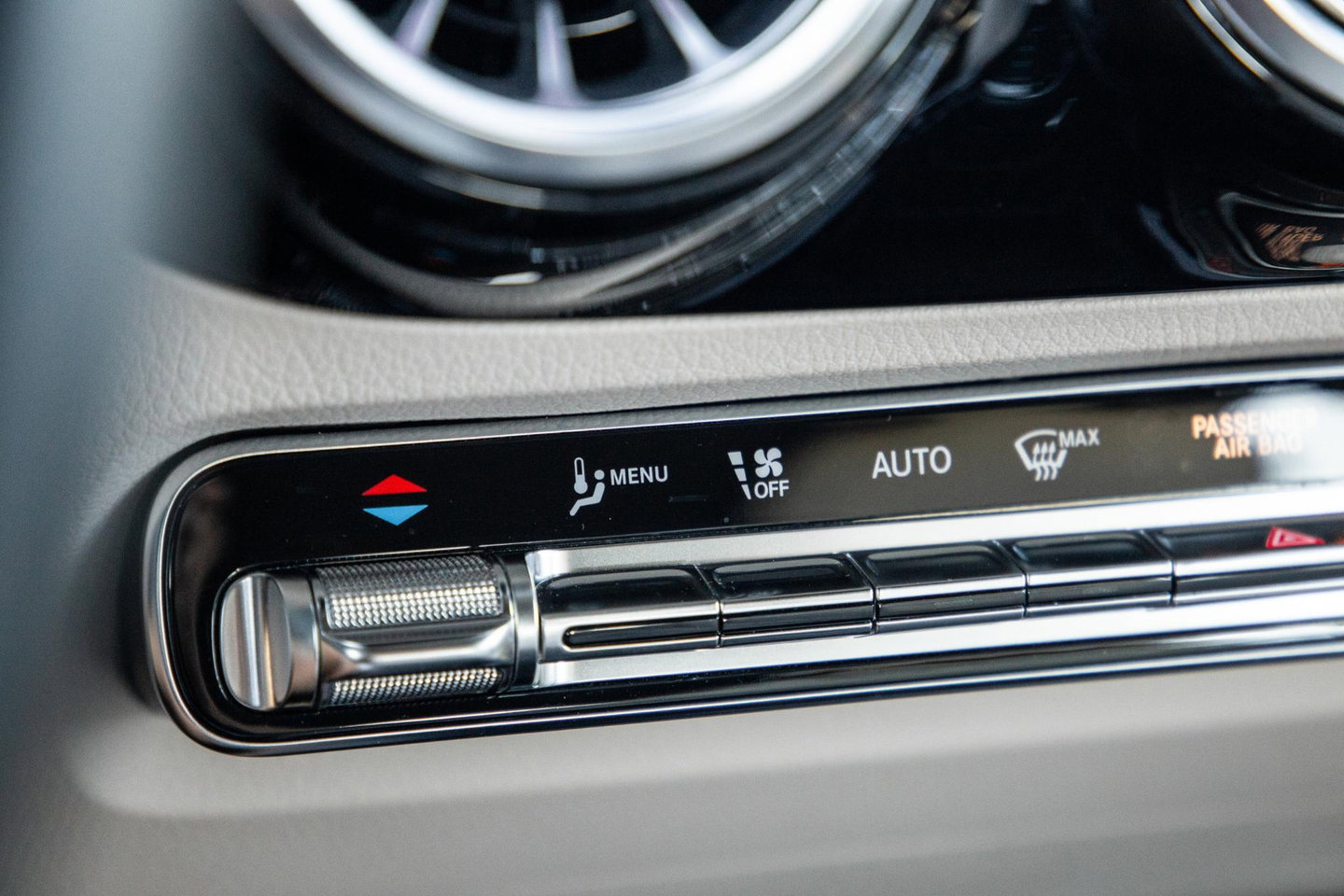 Mercedes-Benz B-Klasse 250 e Business Solution Luxury Limited CARPLAY / AMBILIGHT / STOELVERWARMING / CAMERA / DEALER ONDERHOUDEN