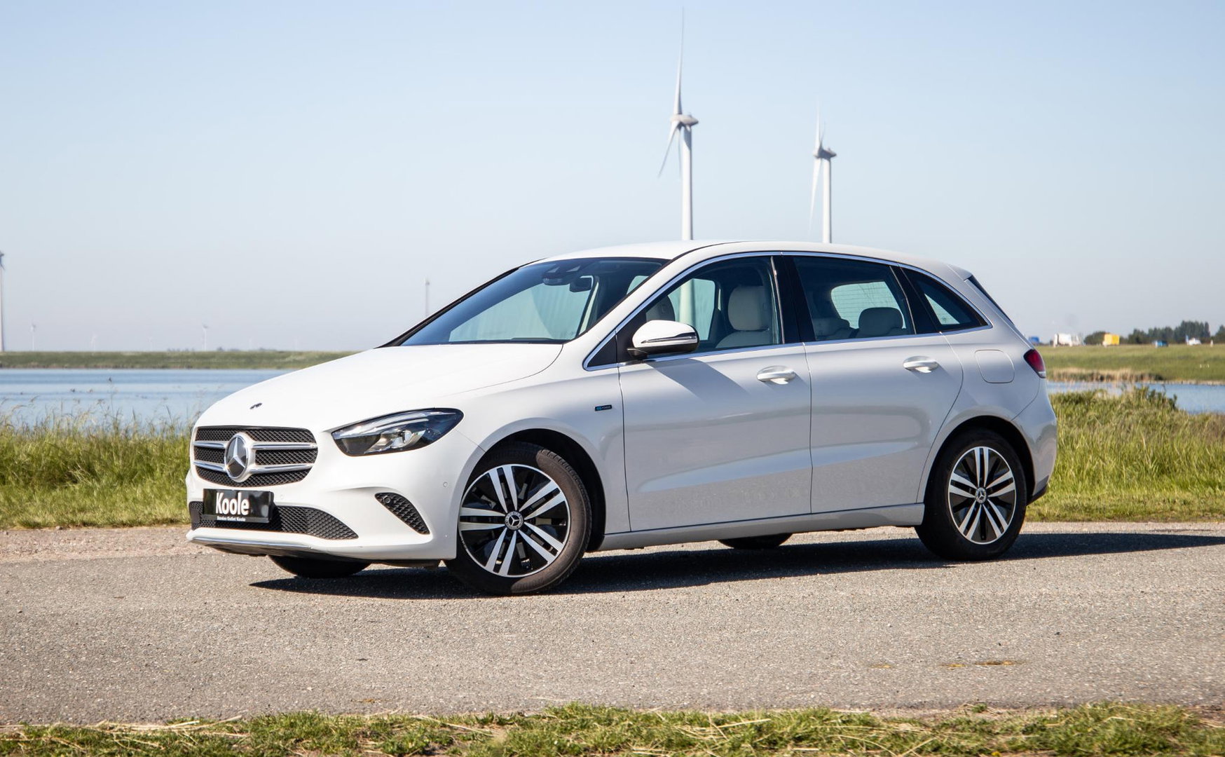 Mercedes-Benz B-Klasse 250 e Business Solution Luxury Limited CARPLAY / AMBILIGHT / STOELVERWARMING / CAMERA / DEALER ONDERHOUDEN