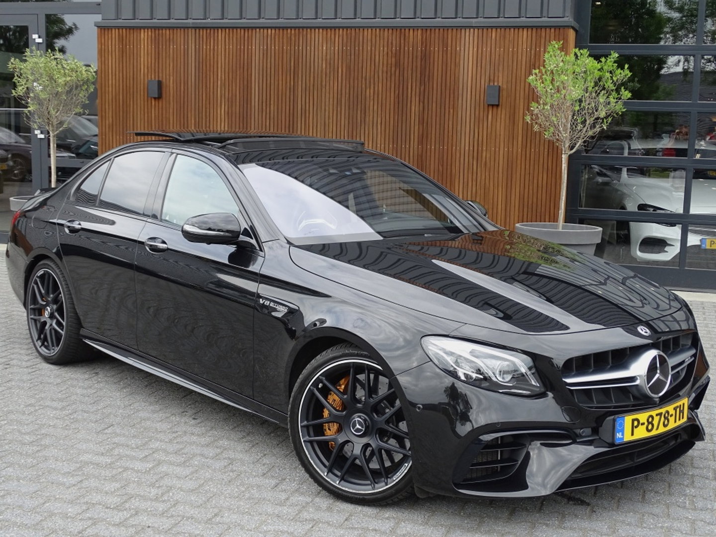 Mercedes-Benz E-Klasse 63S AMG 613PK V8 4-Matic / Burmester 4D / Carbon / AMG Ceramic b