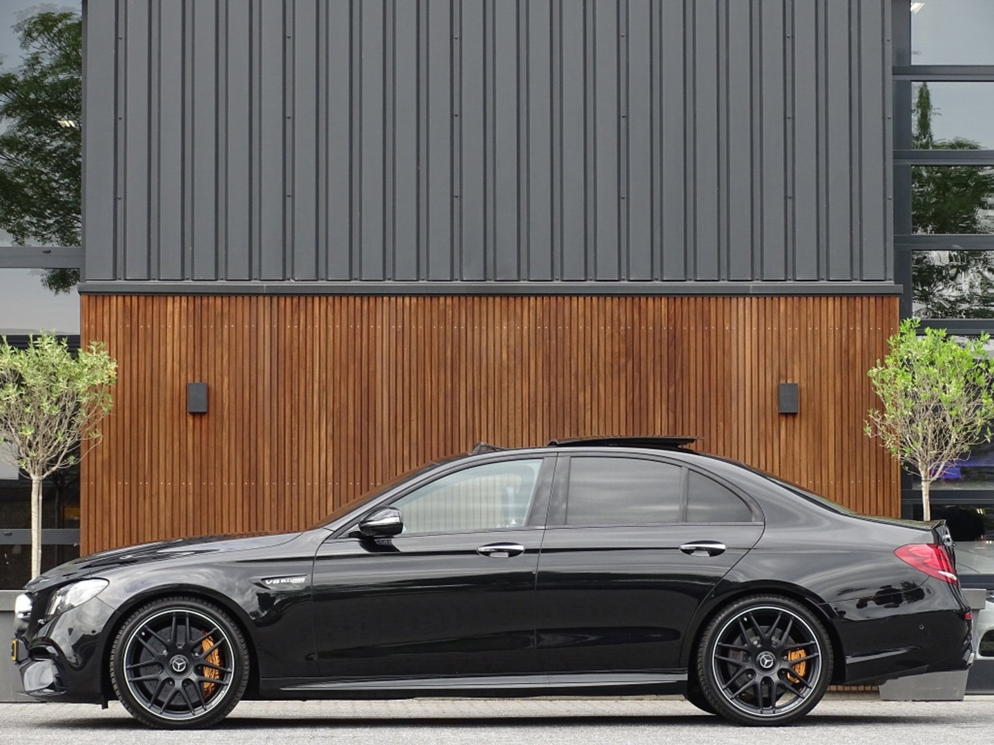 Mercedes-Benz E-Klasse 63S AMG 613PK V8 4-Matic / Burmester 4D / Carbon / AMG Ceramic b