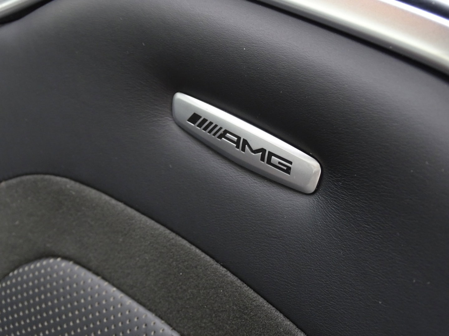 Mercedes-Benz E-Klasse 63S AMG 613PK V8 4-Matic / Burmester 4D / Carbon / AMG Ceramic b