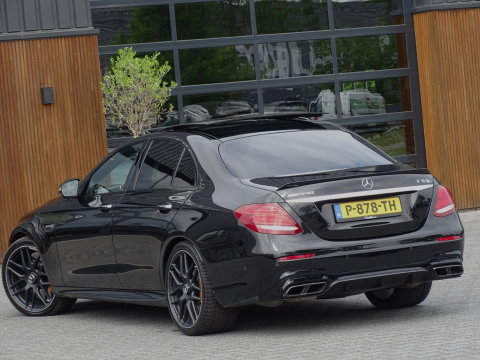 Mercedes-Benz E-Klasse 63S AMG 613PK V8 4-Matic / Burmester 4D / Carbon / AMG Ceramic b