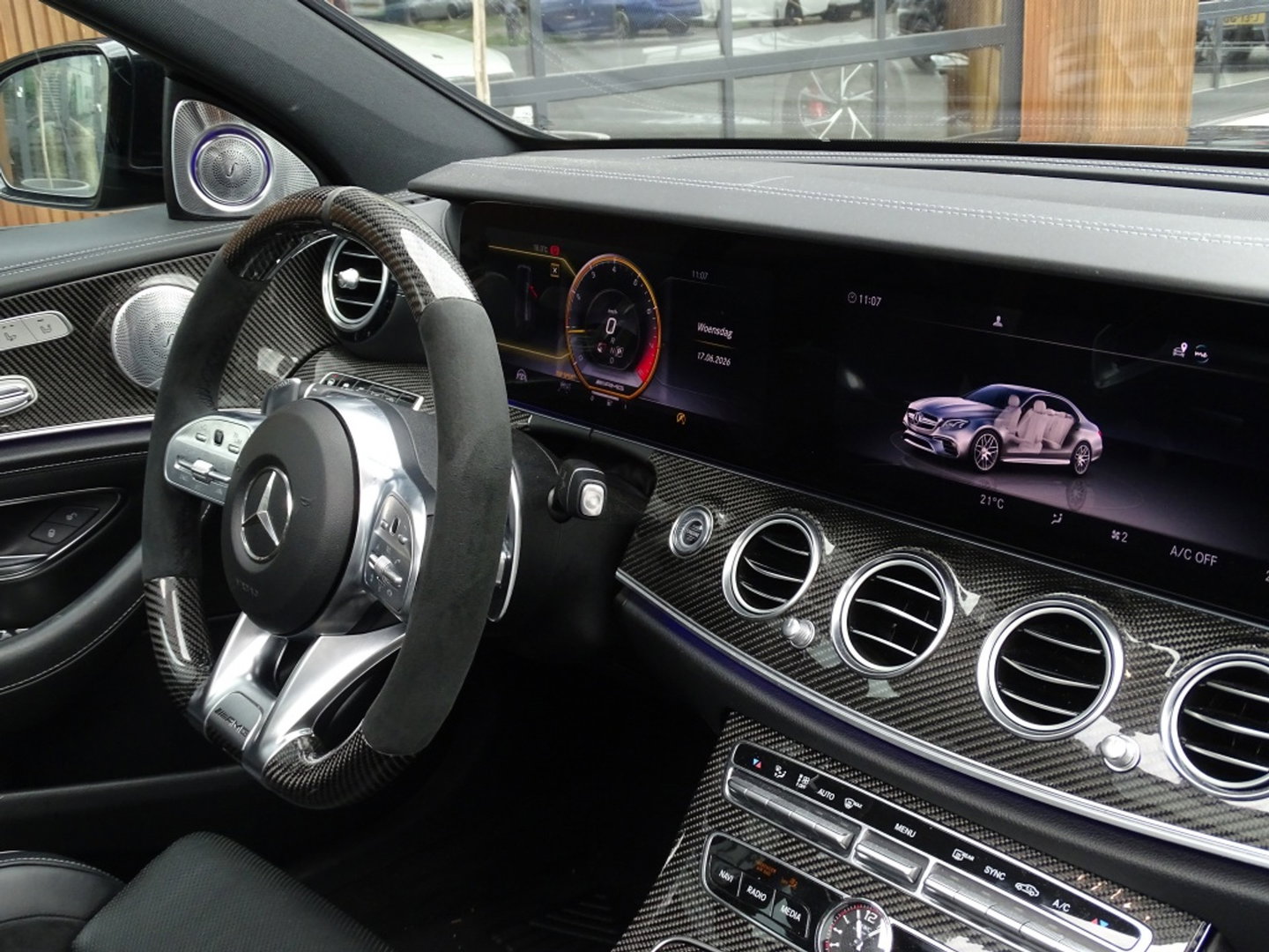 Mercedes-Benz E-Klasse 63S AMG 613PK V8 4-Matic / Burmester 4D / Carbon / AMG Ceramic b