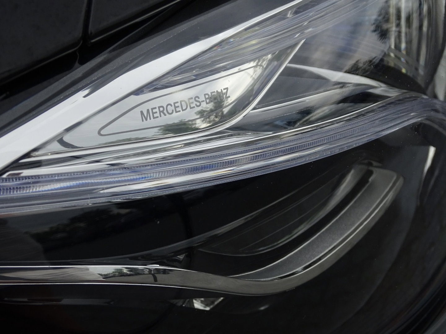 Mercedes-Benz E-Klasse 63S AMG 613PK V8 4-Matic / Burmester 4D / Carbon / AMG Ceramic b