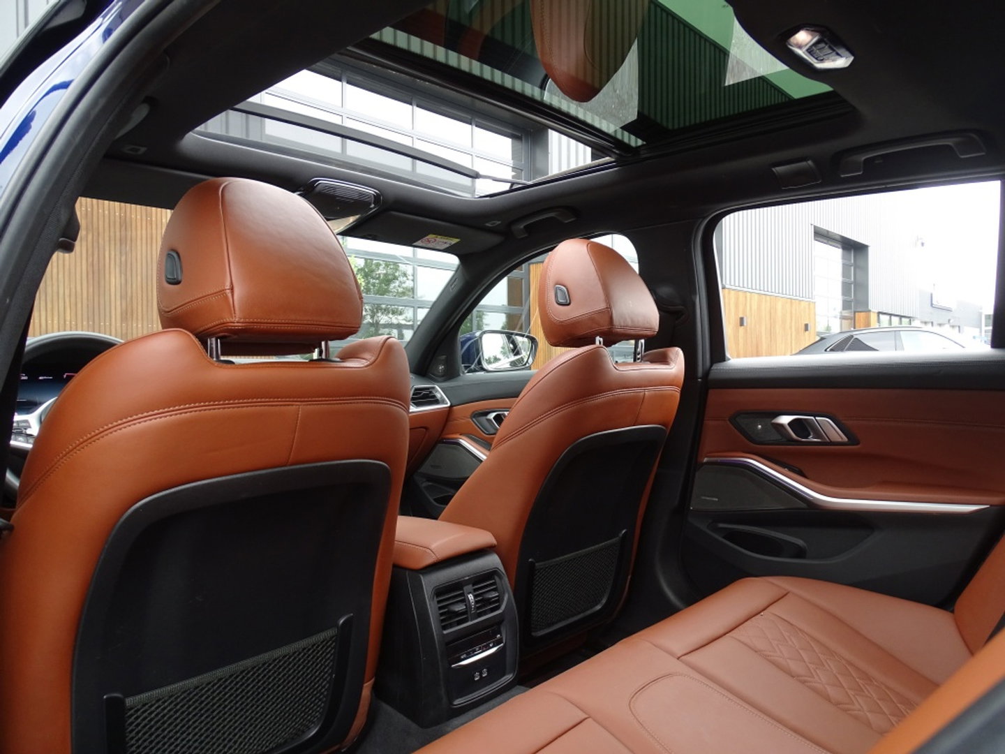 BMW 3 Serie touring 330e 292PK M-sport Individual / Laser / 360° / Pano / ACC / Meri