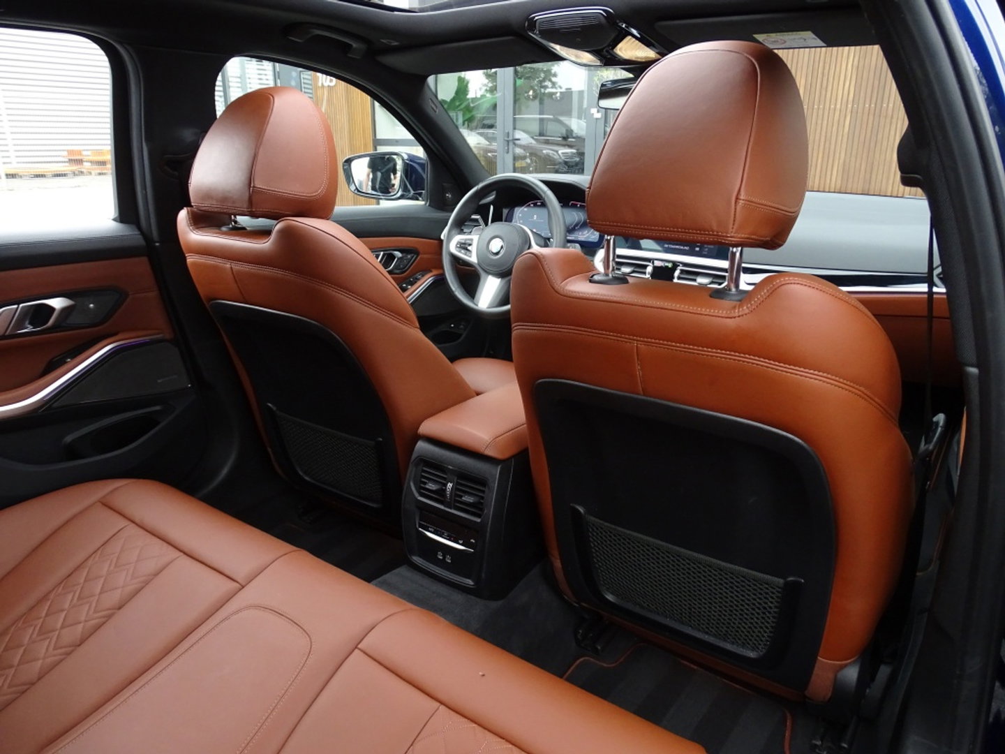 BMW 3 Serie touring 330e 292PK M-sport Individual / Laser / 360° / Pano / ACC / Meri