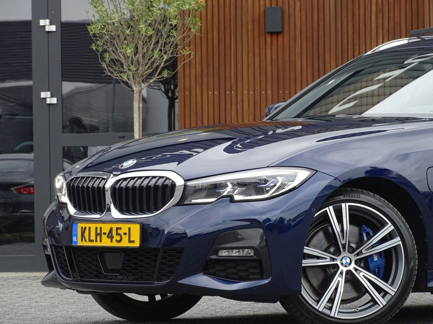 BMW 3 Serie touring 330e 292PK M-sport Individual / Laser / 360° / Pano / ACC / Meri