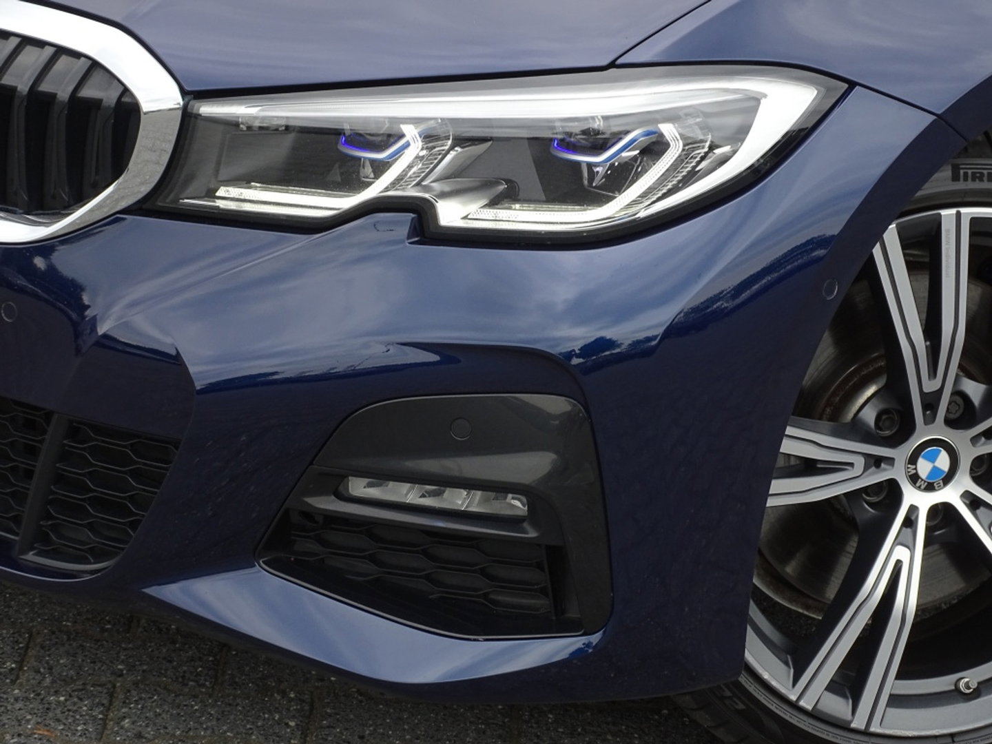 BMW 3 Serie touring 330e 292PK M-sport Individual / Laser / 360° / Pano / ACC / Meri