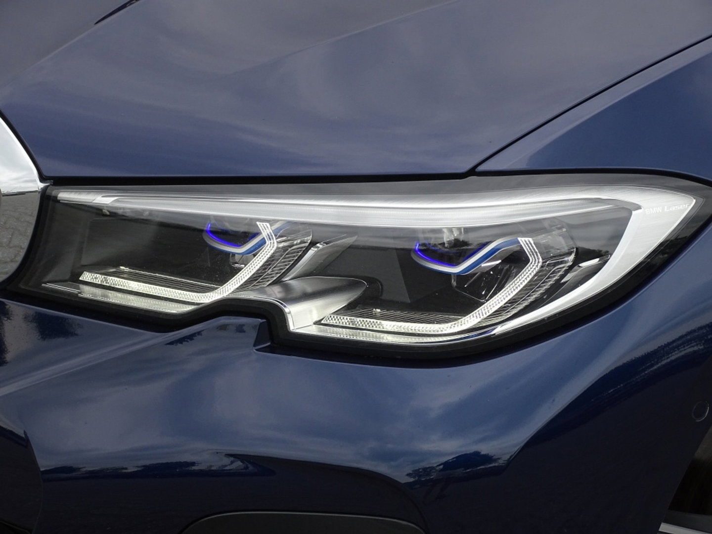 BMW 3 Serie touring 330e 292PK M-sport Individual / Laser / 360° / Pano / ACC / Meri