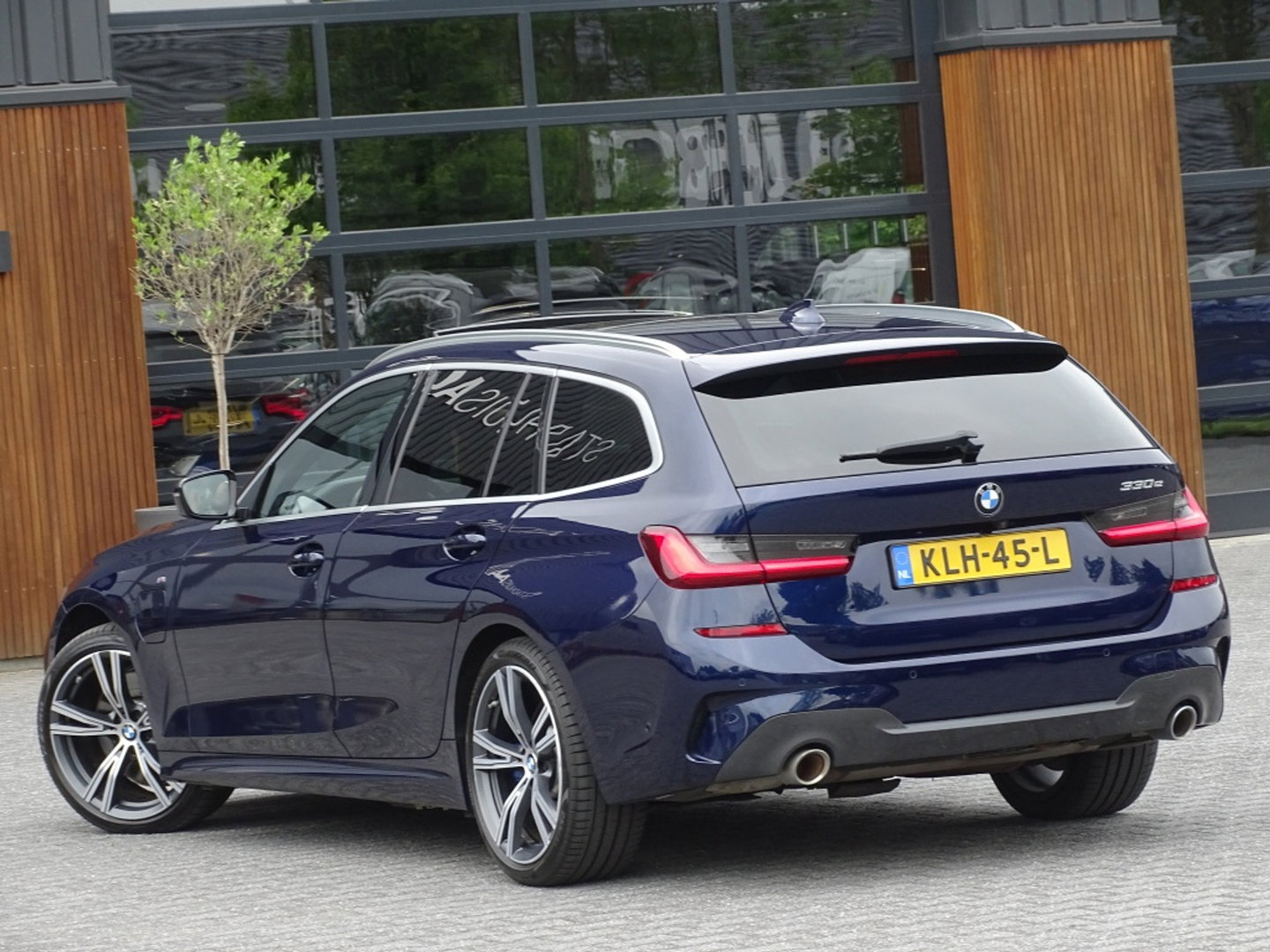 BMW 3 Serie touring 330e 292PK M-sport Individual / Laser / 360° / Pano / ACC / Meri