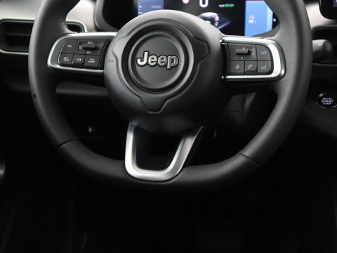 Jeep Avenger Avenger 54 kWh SOH 95,4% | Digital cockpit | Navi | Adaptive cruise | Camera | Climate control | Carplay | Dodehoek detectie | Stoelverwarming