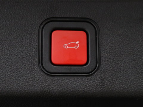 Jeep Avenger Avenger 54 kWh SOH 95,4% | Digital cockpit | Navi | Adaptive cruise | Camera | Climate control | Carplay | Dodehoek detectie | Stoelverwarming