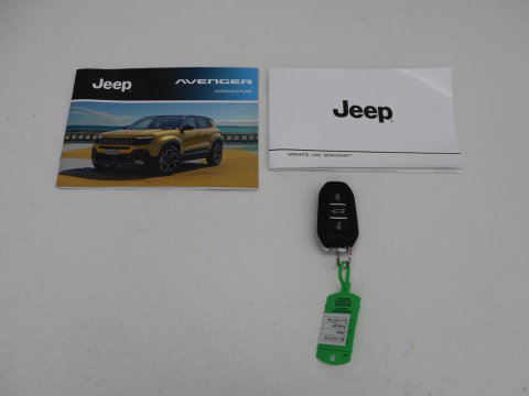 Jeep Avenger Avenger 54 kWh SOH 95,4% | Digital cockpit | Navi | Adaptive cruise | Camera | Climate control | Carplay | Dodehoek detectie | Stoelverwarming