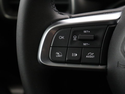 Jeep Avenger Avenger 54 kWh SOH 95,4% | Digital cockpit | Navi | Adaptive cruise | Camera | Climate control | Carplay | Dodehoek detectie | Stoelverwarming