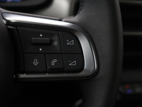 Jeep Avenger Avenger 54 kWh SOH 95,4% | Digital cockpit | Navi | Adaptive cruise | Camera | Climate control | Carplay | Dodehoek detectie | Stoelverwarming