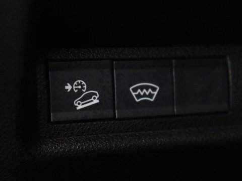 Jeep Avenger Avenger 54 kWh SOH 95,4% | Digital cockpit | Navi | Adaptive cruise | Camera | Climate control | Carplay | Dodehoek detectie | Stoelverwarming