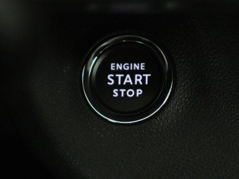 Jeep Avenger Avenger 54 kWh SOH 95,4% | Digital cockpit | Navi | Adaptive cruise | Camera | Climate control | Carplay | Dodehoek detectie | Stoelverwarming