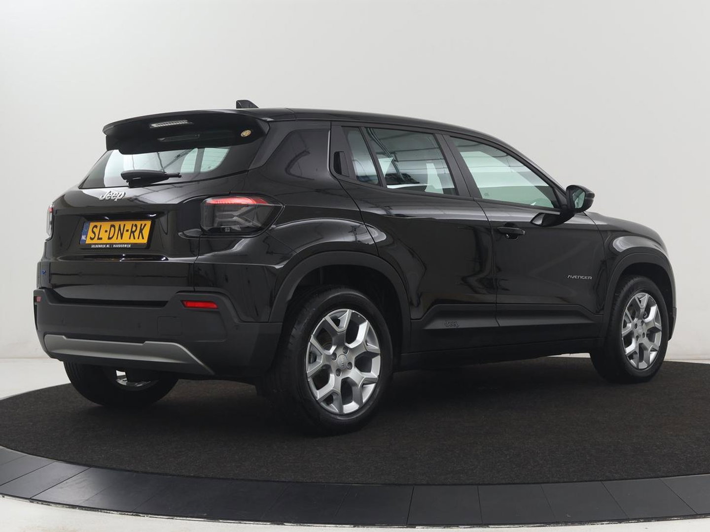 Jeep Avenger Avenger 54 kWh SOH 95,4% | Digital cockpit | Navi | Adaptive cruise | Camera | Climate control | Carplay | Dodehoek detectie | Stoelverwarming