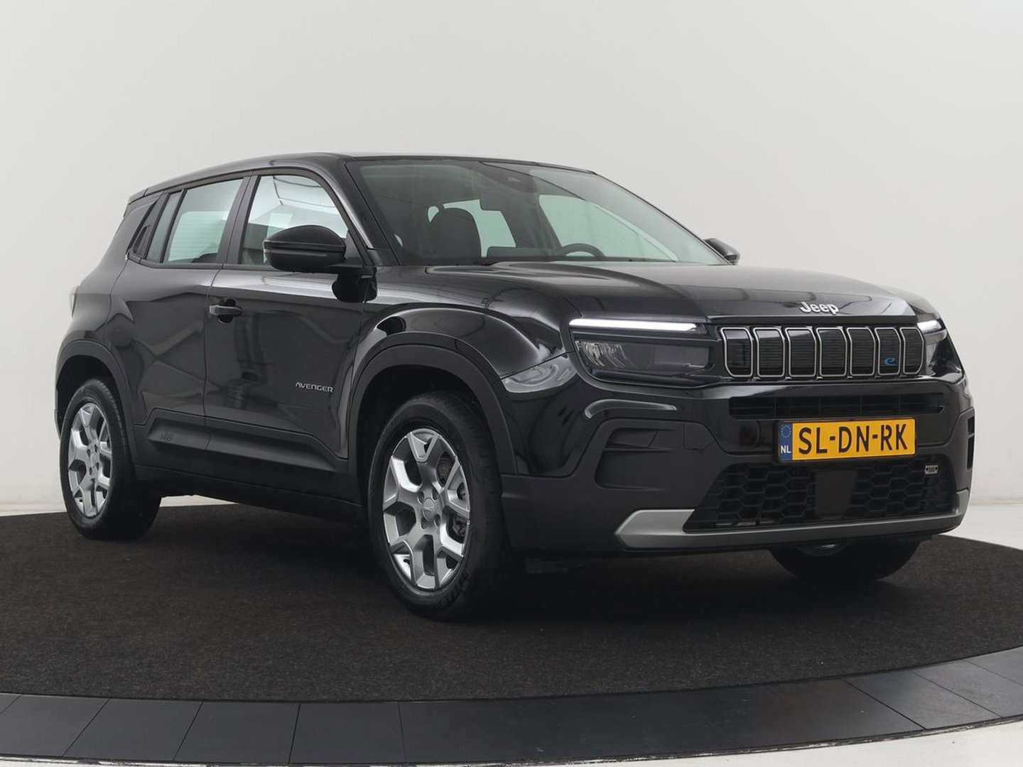 Jeep Avenger Avenger 54 kWh SOH 95,4% | Digital cockpit | Navi | Adaptive cruise | Camera | Climate control | Carplay | Dodehoek detectie | Stoelverwarming