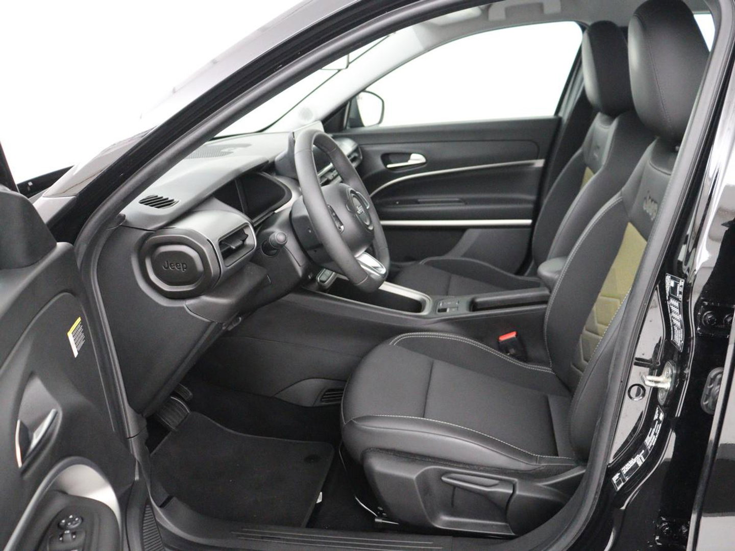 Jeep Avenger Avenger 54 kWh SOH 95,4% | Digital cockpit | Navi | Adaptive cruise | Camera | Climate control | Carplay | Dodehoek detectie | Stoelverwarming