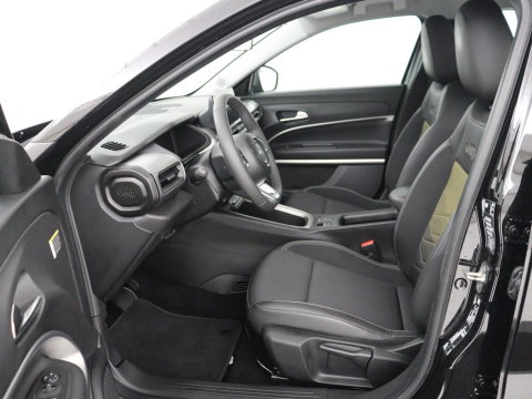 Jeep Avenger Avenger 54 kWh SOH 95,4% | Digital cockpit | Navi | Adaptive cruise | Camera | Climate control | Carplay | Dodehoek detectie | Stoelverwarming