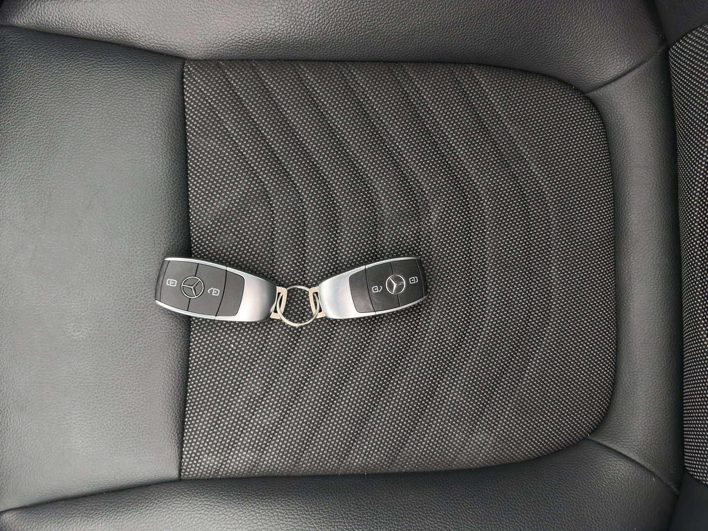 Mercedes-Benz A-Klasse 180 d Advantage (INCL. BTW) *PANO | WIDE-SCREEN-DIGI-COCKPIT | AMBIENT-LIGHT | FULL-LED | SURROUND-VIEW | NAVI-FULLMAP | LEDER-MICROFIBRE | 17''ALU*