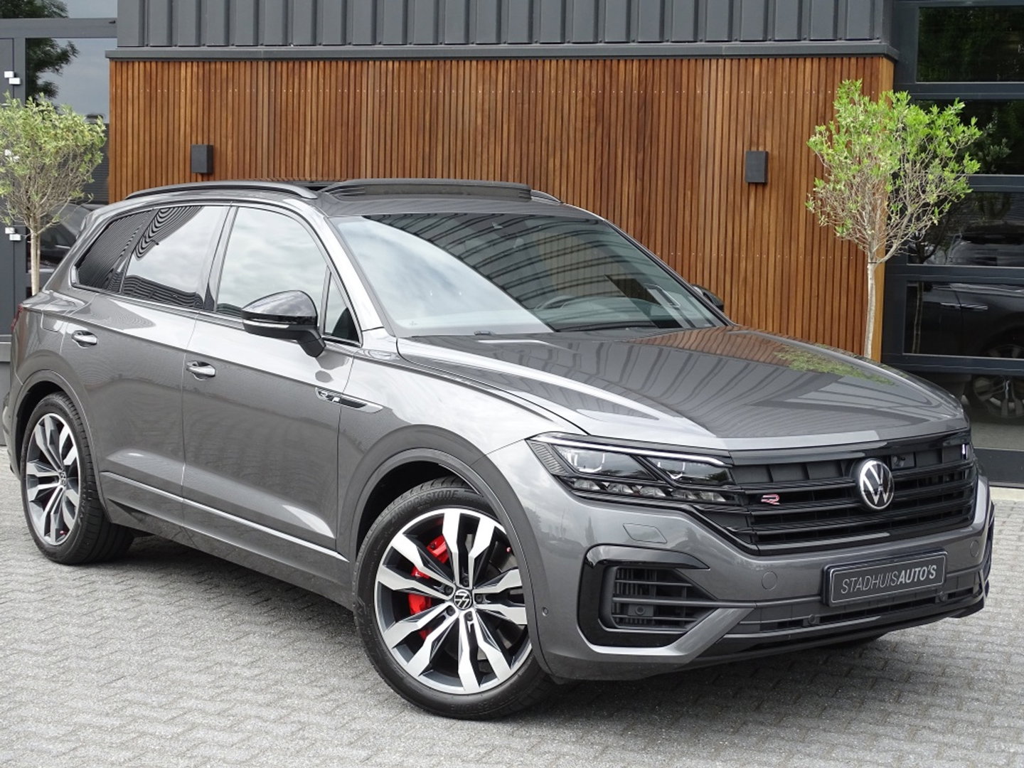 Volkswagen Touareg 3.0 e-Hybrid 462PK 4-Motion R / Massage / Dynaudio / 360°