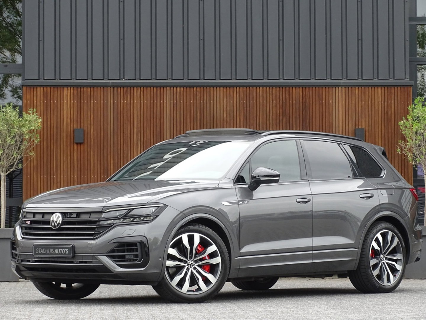 Volkswagen Touareg 3.0 e-Hybrid 462PK 4-Motion R / Massage / Dynaudio / 360°