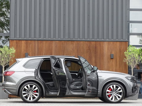 Volkswagen Touareg 3.0 e-Hybrid 462PK 4-Motion R / Massage / Dynaudio / 360°