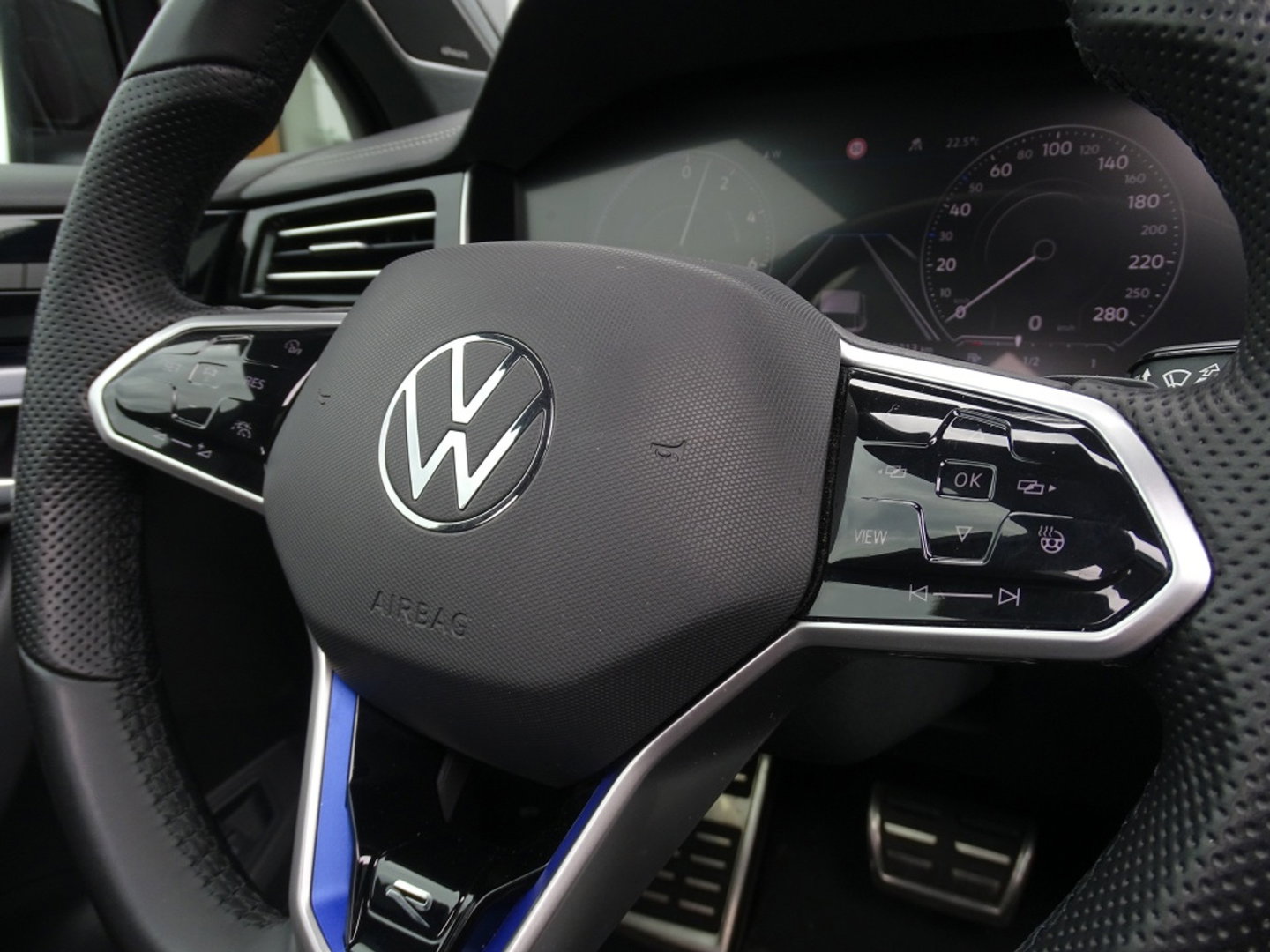Volkswagen Touareg 3.0 e-Hybrid 462PK 4-Motion R / Massage / Dynaudio / 360°