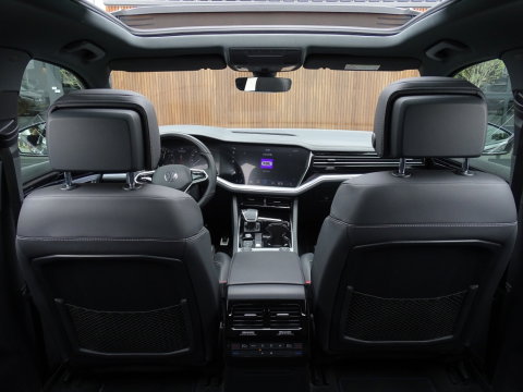 Volkswagen Touareg 3.0 e-Hybrid 462PK 4-Motion R / Massage / Dynaudio / 360°