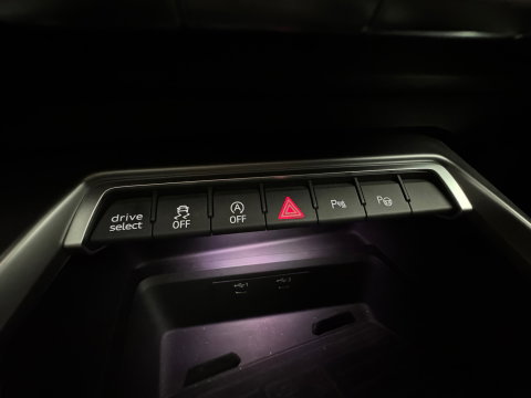 Audi S3 Sportback 2.0 TFSI quattro Pano|B&O|HuD|Keyles|Sfeer