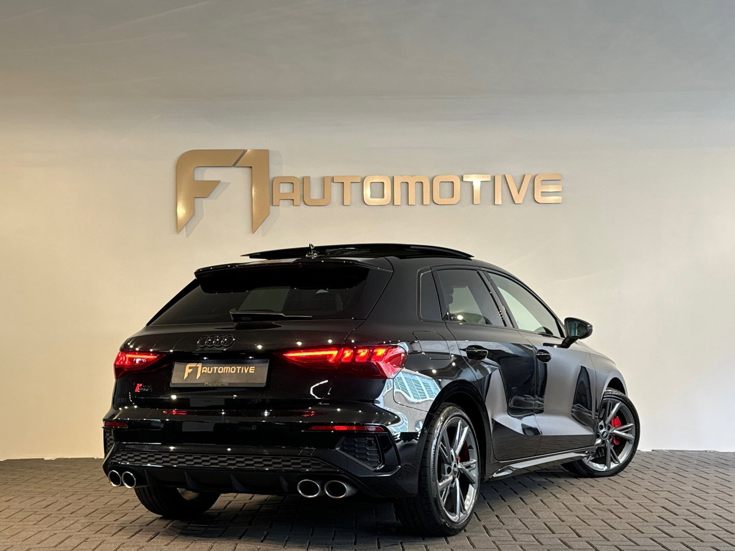 Audi S3 Sportback 2.0 TFSI quattro Pano|B&O|HuD|Keyles|Sfeer