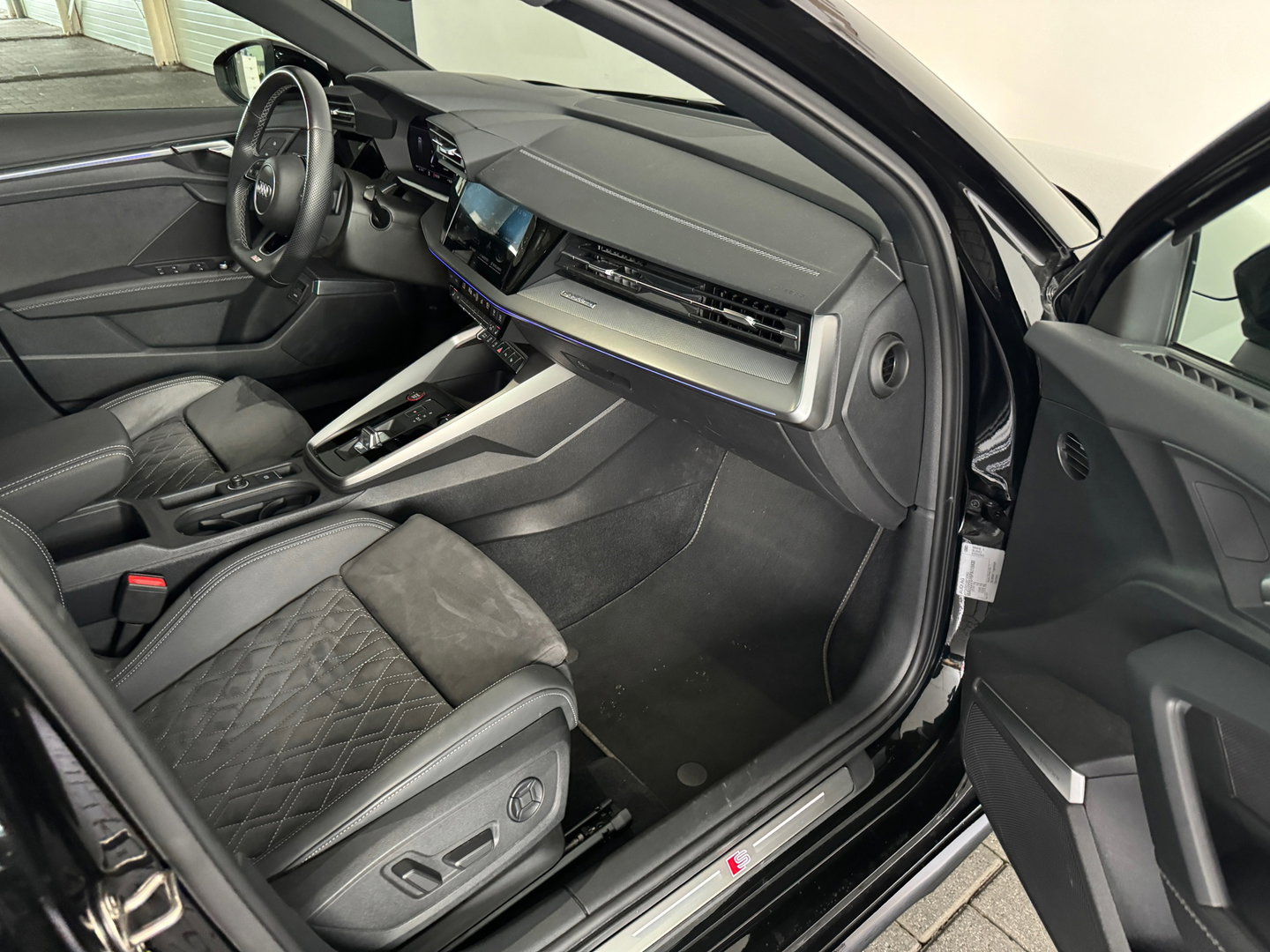 Audi S3 Sportback 2.0 TFSI quattro Pano|B&O|HuD|Keyles|Sfeer