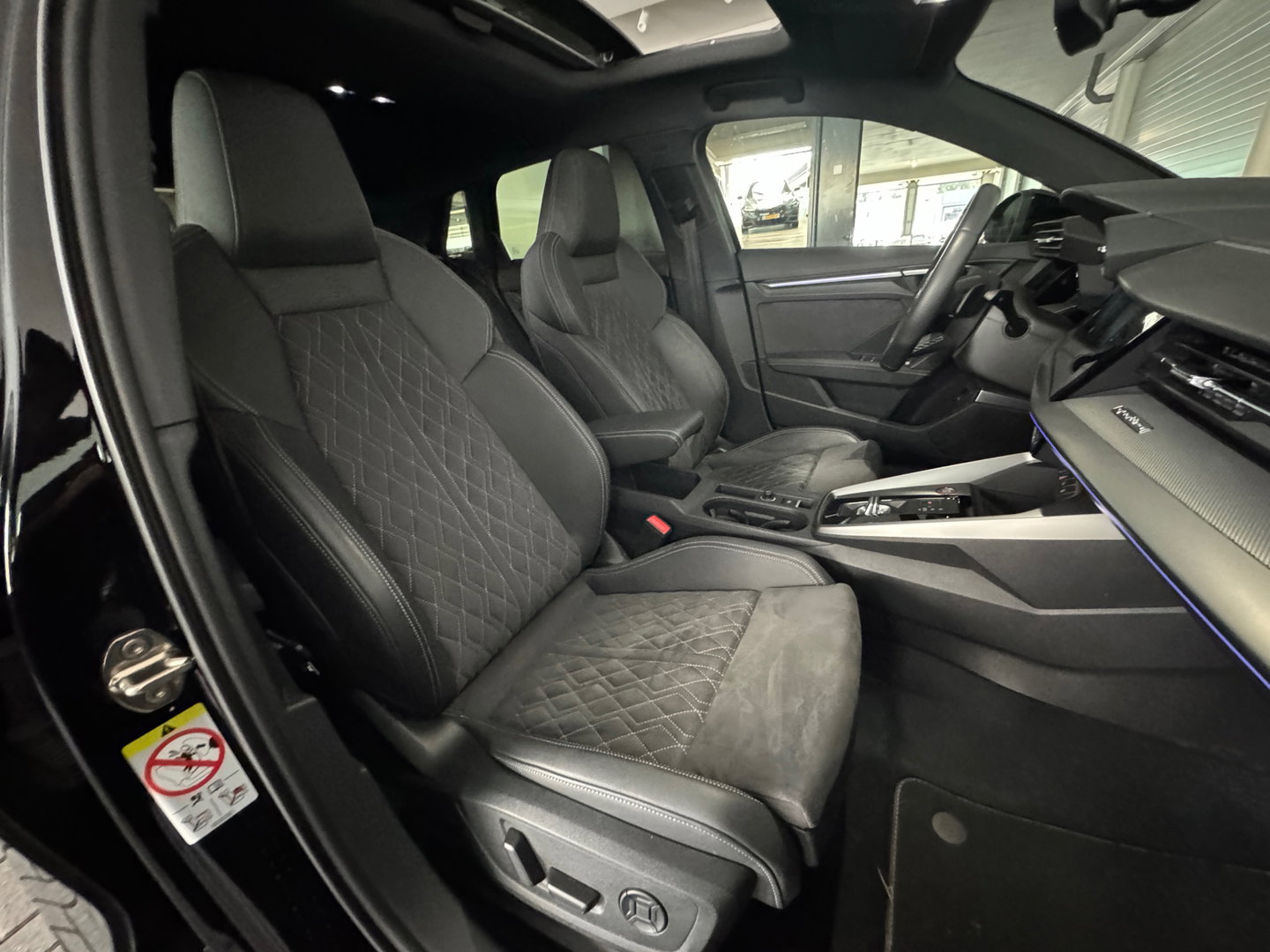Audi S3 Sportback 2.0 TFSI quattro Pano|B&O|HuD|Keyles|Sfeer