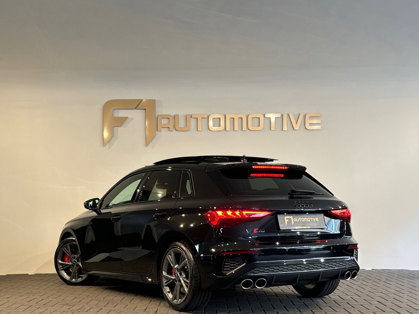 Audi S3 Sportback 2.0 TFSI quattro Pano|B&O|HuD|Keyles|Sfeer