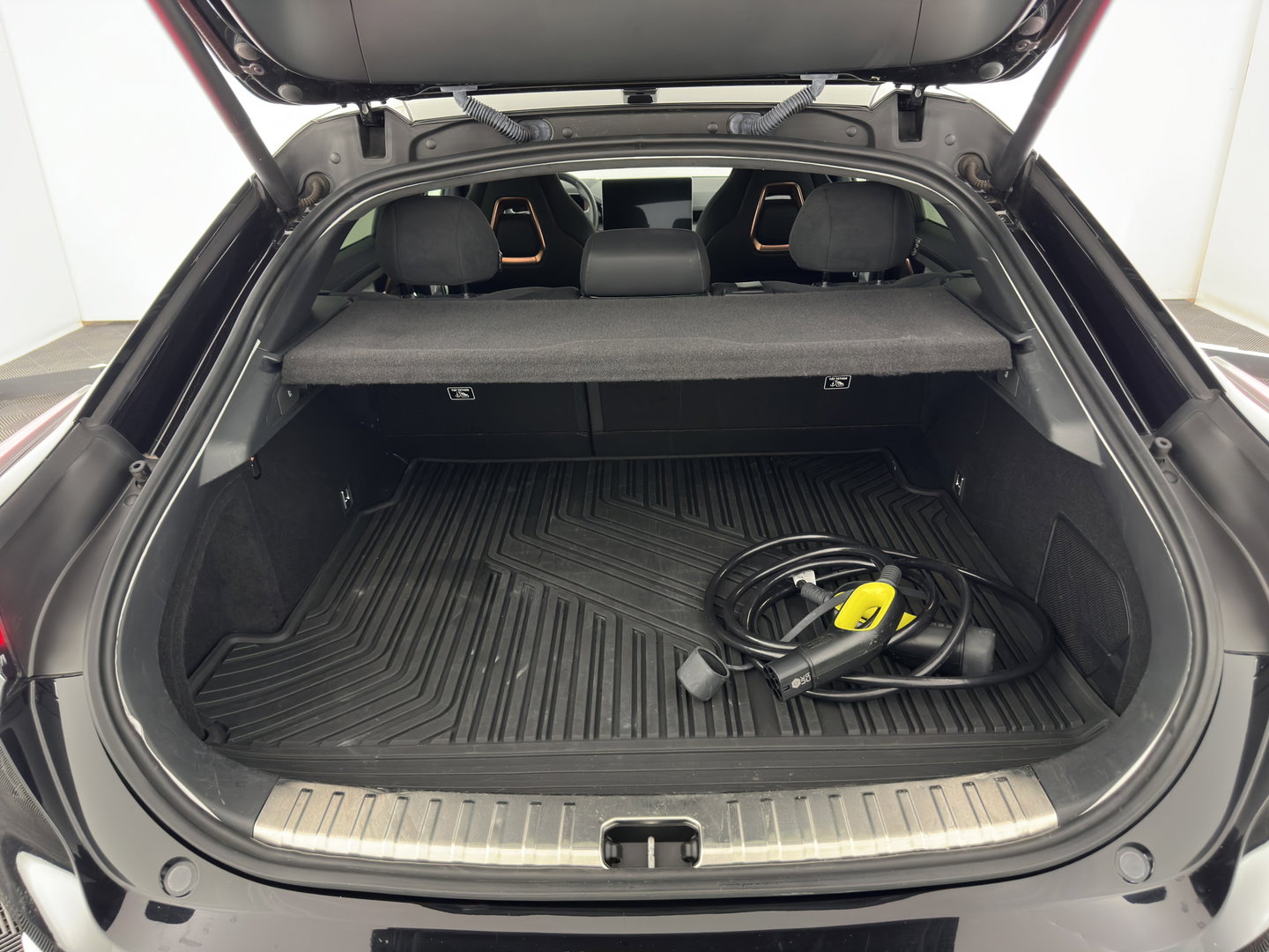 ZEEKR 001 AWD Performance 100 kWh (INCL-BTW) *AUT | PANO | LEATHER-MICROFIBRE | FULL-LED |  ADAPTIVE-CRUISE | HEATED-COMFORTSEATS | AMBIENTLIGHT |  NAVI-FULLMAP | PRIVACY-GLASS | 22INCH*....