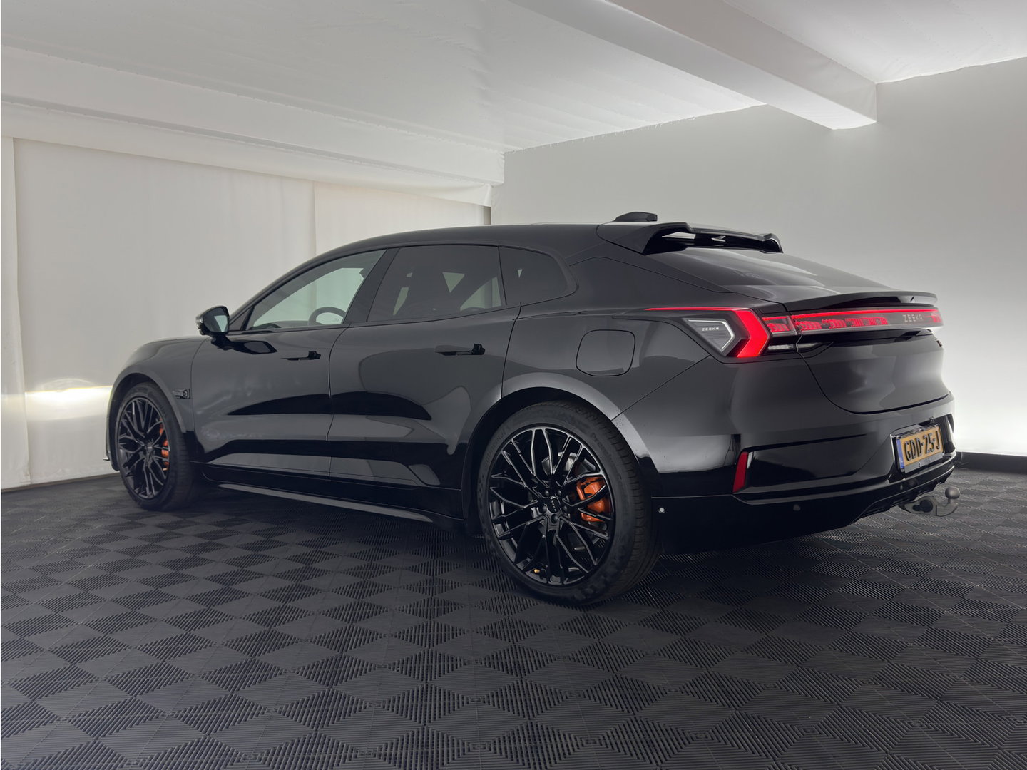ZEEKR 001 AWD Performance 100 kWh (INCL-BTW) *AUT | PANO | LEATHER-MICROFIBRE | FULL-LED |  ADAPTIVE-CRUISE | HEATED-COMFORTSEATS | AMBIENTLIGHT |  NAVI-FULLMAP | PRIVACY-GLASS | 22INCH*....