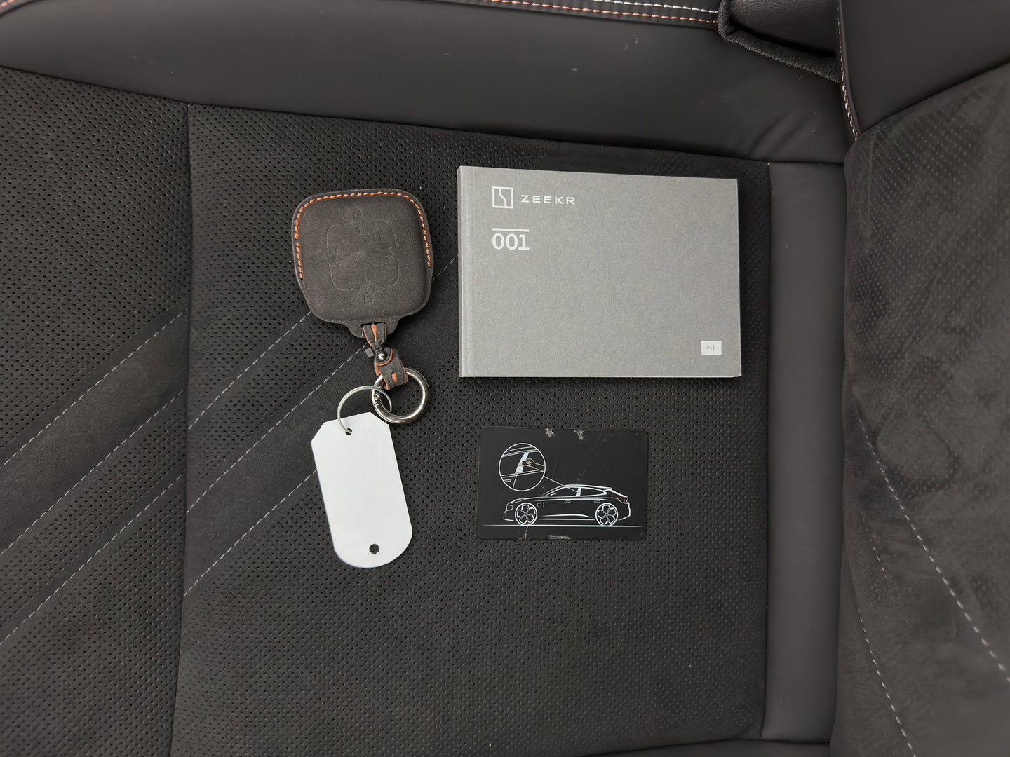 ZEEKR 001 AWD Performance 100 kWh (INCL-BTW) *AUT | PANO | LEATHER-MICROFIBRE | FULL-LED |  ADAPTIVE-CRUISE | HEATED-COMFORTSEATS | AMBIENTLIGHT |  NAVI-FULLMAP | PRIVACY-GLASS | 22INCH*....