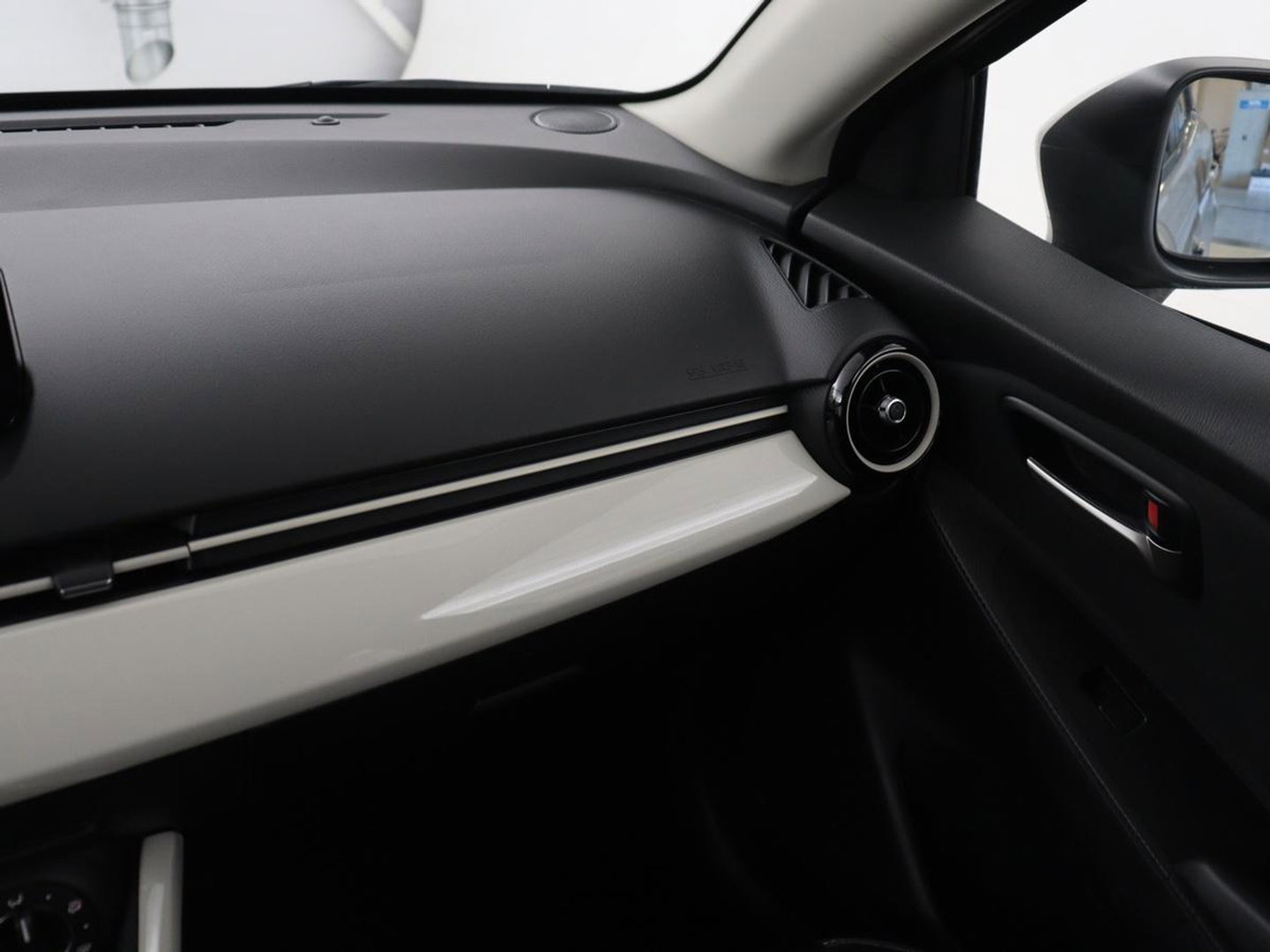 Mazda 2 1.5 SkyActiv-G 90 Centre-Line | Airco | Carplay | Cruise control | Automaat | Navigatie | Bluetooth