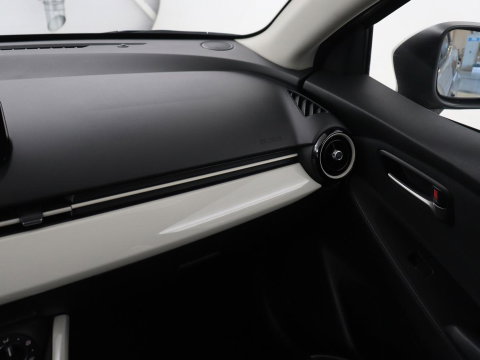 Mazda 2 1.5 SkyActiv-G 90 Centre-Line | Airco | Carplay | Cruise control | Automaat | Navigatie | Bluetooth