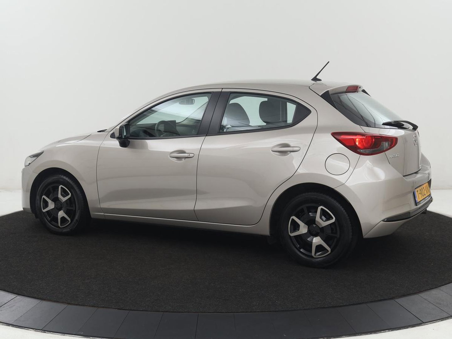 Mazda 2 1.5 SkyActiv-G 90 Centre-Line | Airco | Carplay | Cruise control | Automaat | Navigatie | Bluetooth