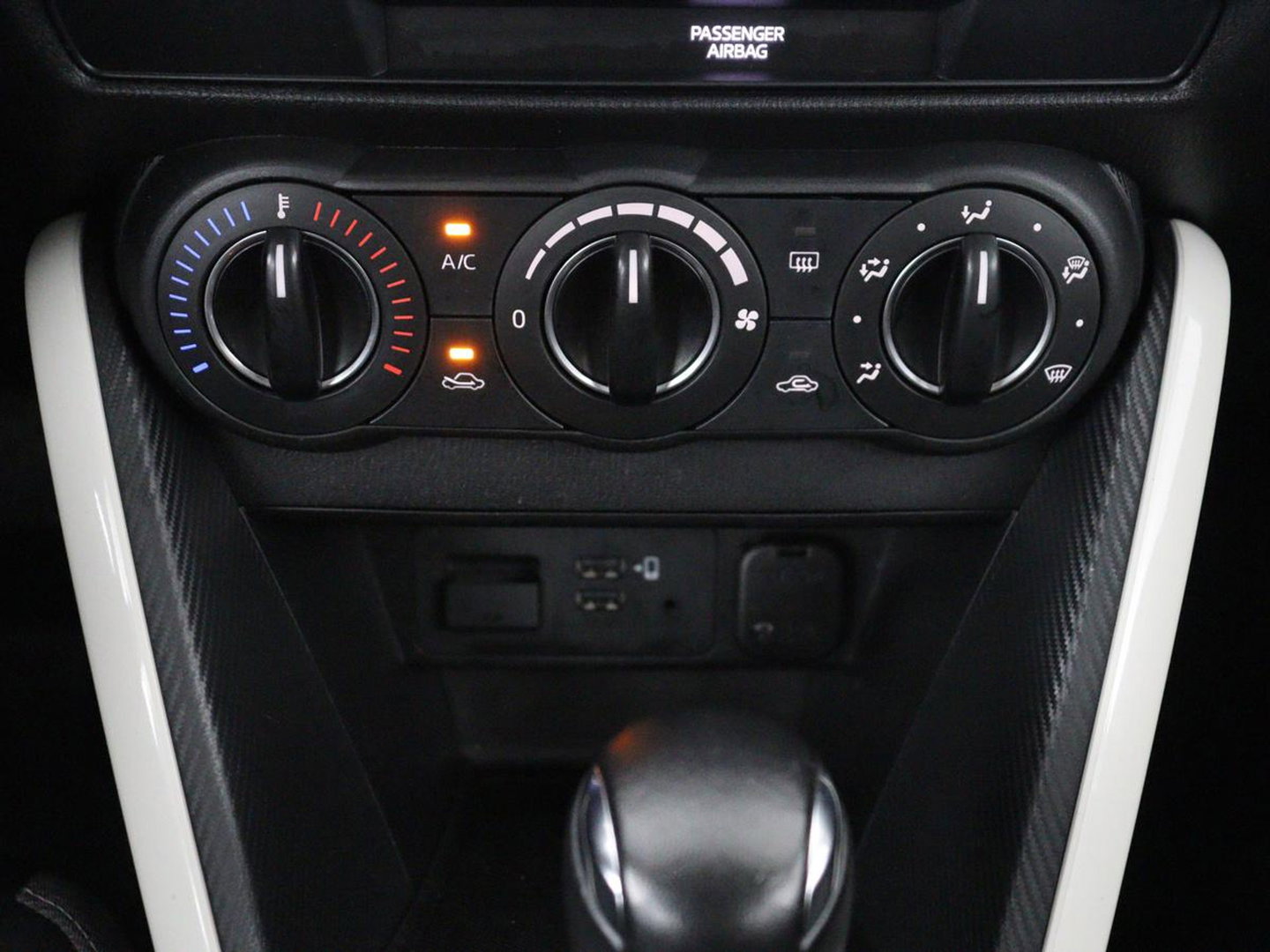 Mazda 2 1.5 SkyActiv-G 90 Centre-Line | Airco | Carplay | Cruise control | Automaat | Navigatie | Bluetooth