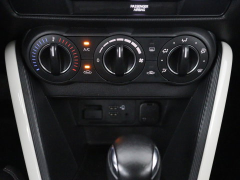 Mazda 2 1.5 SkyActiv-G 90 Centre-Line | Airco | Carplay | Cruise control | Automaat | Navigatie | Bluetooth