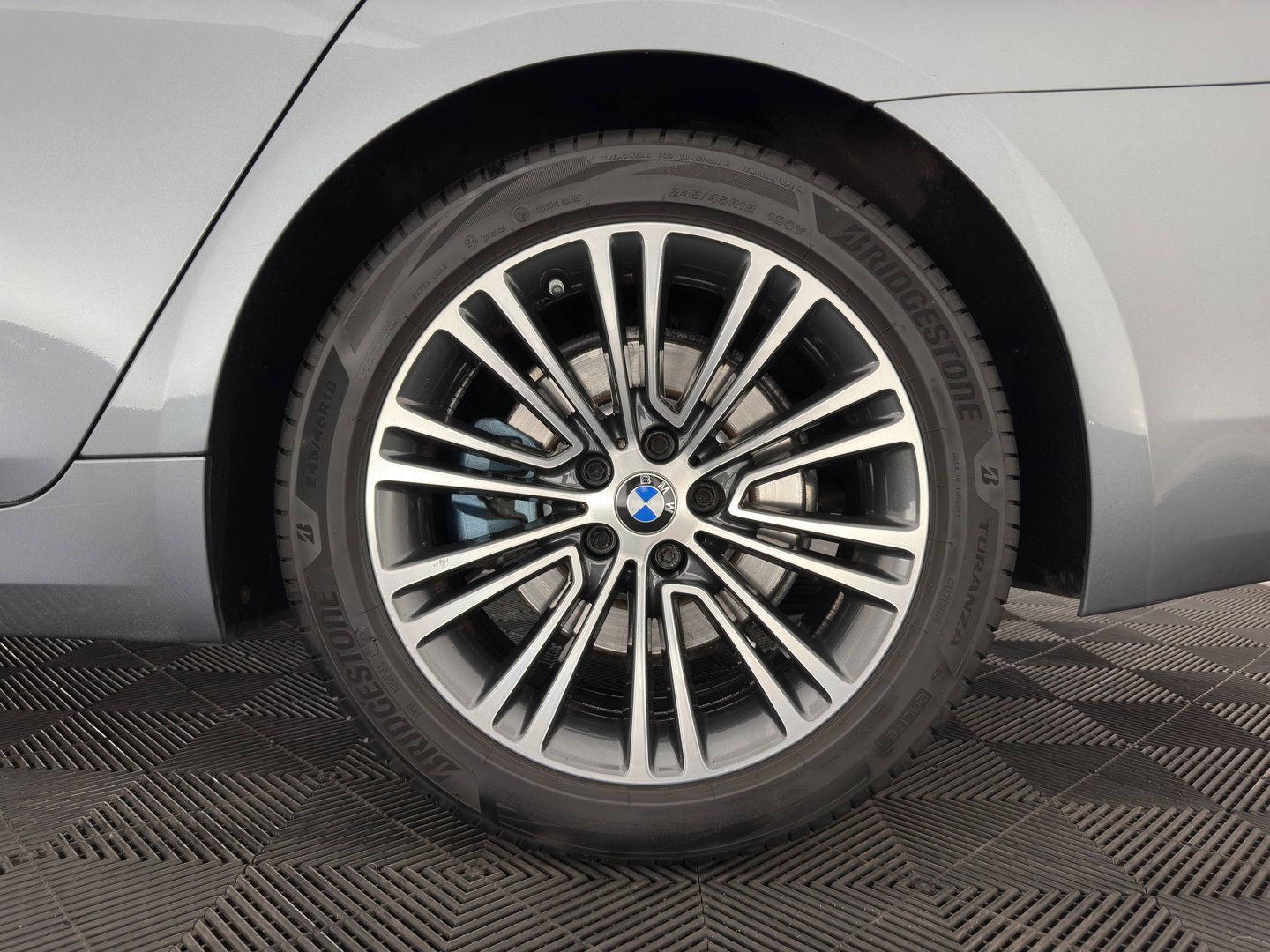 BMW 5 Serie 520i Executive Edition Sportline *AUT | LEATHER HEATED SPORT SEAT | FULL-LED | NAVI-FULLMAP | PRIVACY-GLASS | AMBIENT-LIGHT | ECC | CARPLAY | PDC | TOWBAR | 18"ALU*