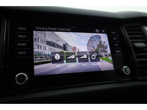 Škoda Kodiaq 1.5 TSI Sportline Business 7p. DSG | Navi | Elek. Trekhaak | Stoel- Stuurverw. | Apple CarPlay | Memory | Camera | Adapt. Cruise